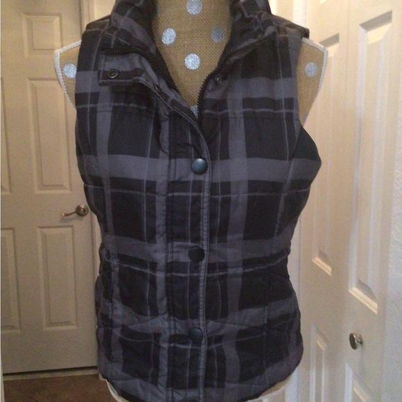 Plaid Puffer Vest with Button Closure - Picture 1 of 8